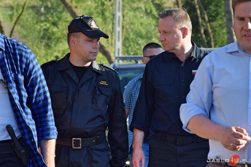 Wizyta prezydenta Andrzeja Dudy w dotkniętej skutkami nawałnic Trzcinicy