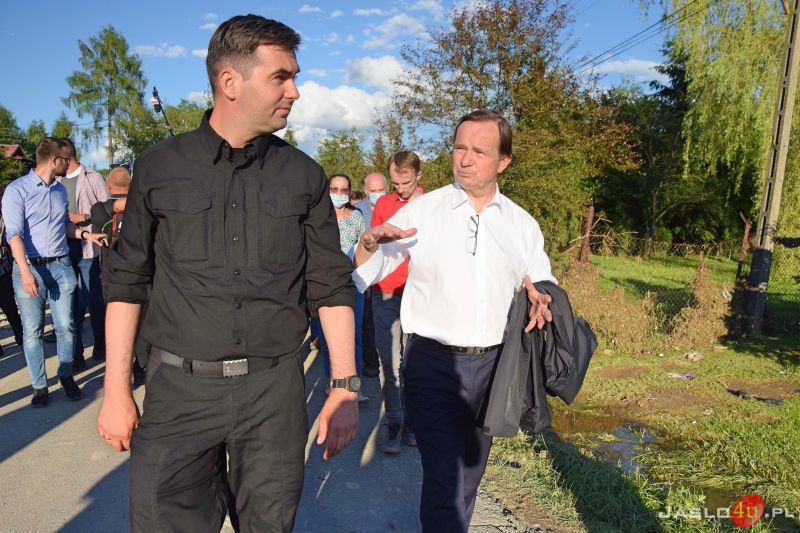 Wizyta prezydenta Andrzeja Dudy w dotkniętej skutkami nawałnic Trzcinicy