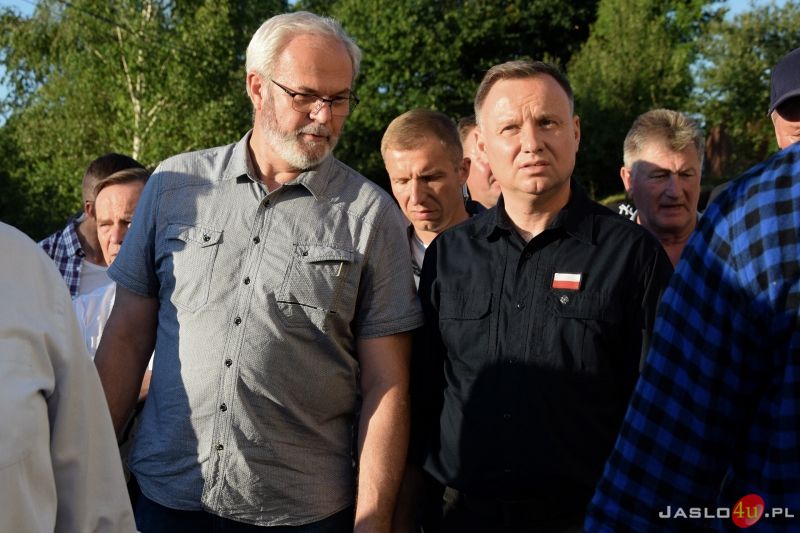 Wizyta prezydenta Andrzeja Dudy w dotkniętej skutkami nawałnic Trzcinicy