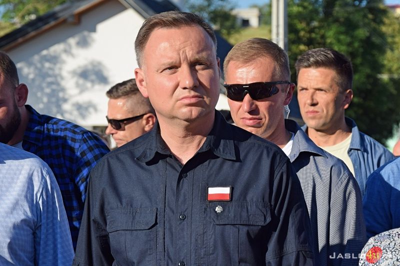 Wizyta prezydenta Andrzeja Dudy w dotkniętej skutkami nawałnic Trzcinicy