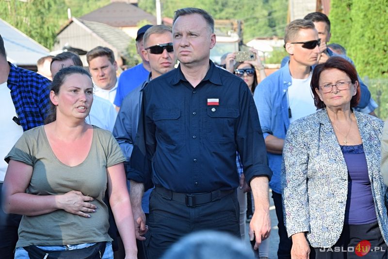 Wizyta prezydenta Andrzeja Dudy w dotkniętej skutkami nawałnic Trzcinicy