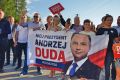 Wizyta prezydenta Andrzeja Dudy w dotkniętej skutkami nawałnic Trzcinicy