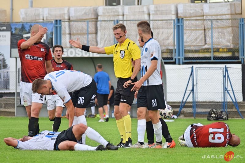 Mecz JKS Czarnin 1910 Jasło - JKS 1909 Jarosław (0:2)