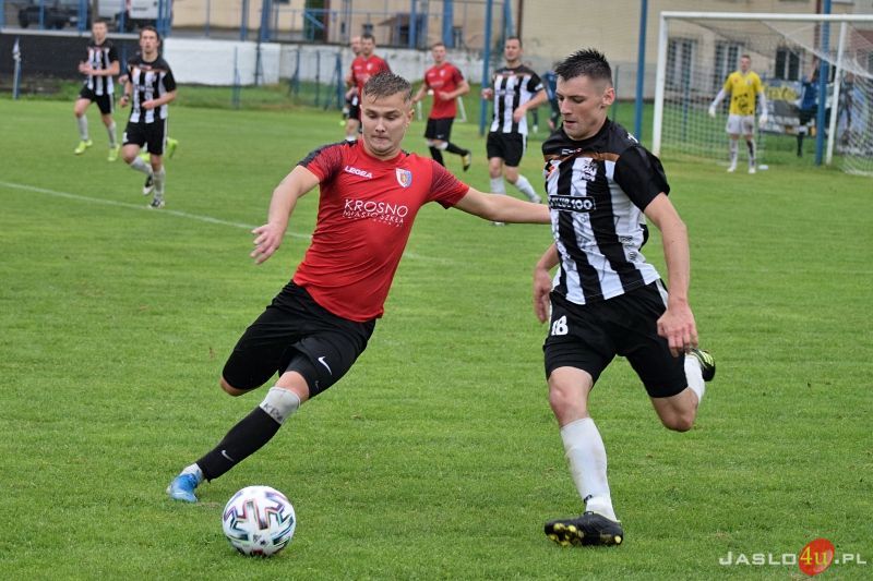 Mecz półfinałowy Okręgowego Pucharu Polski JKS Czarni 1910 Jasło - KS Karpaty Krosno (0:1)