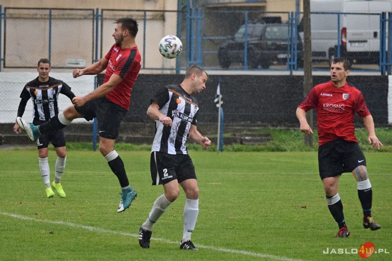 Mecz półfinałowy Okręgowego Pucharu Polski JKS Czarni 1910 Jasło - KS Karpaty Krosno (0:1)