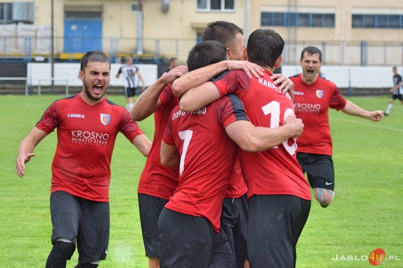 Mecz półfinałowy Okręgowego Pucharu Polski JKS Czarni 1910 Jasło - KS Karpaty Krosno (0:1)