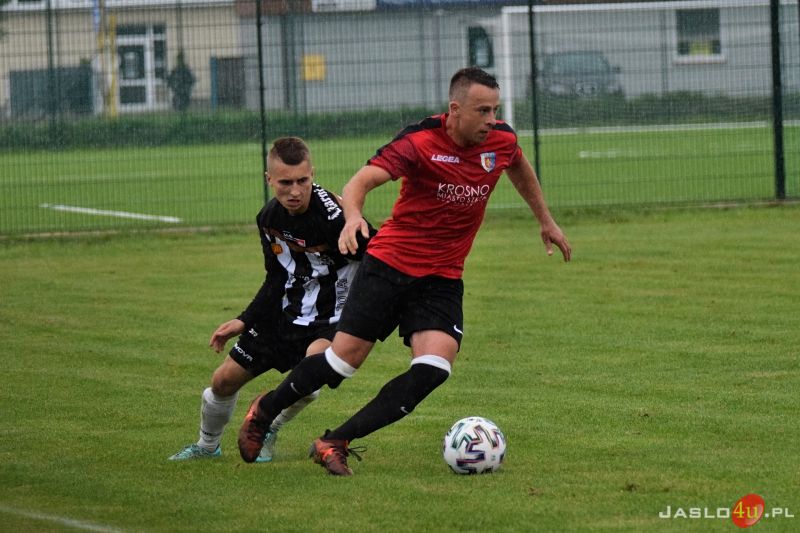 Mecz półfinałowy Okręgowego Pucharu Polski JKS Czarni 1910 Jasło - KS Karpaty Krosno (0:1)