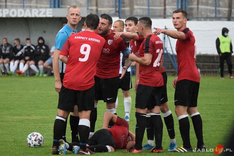 Mecz półfinałowy Okręgowego Pucharu Polski JKS Czarni 1910 Jasło - KS Karpaty Krosno (0:1)