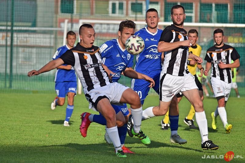 Mecz JKS Czarni 1910 Jasło - Stal II Mielec