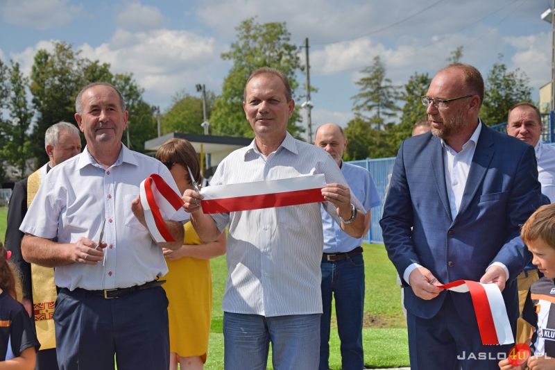 Otwarcie boiska treningowego ze sztuczną nawierzchnią w Jaśle/Turniej szkółek piłkarskich