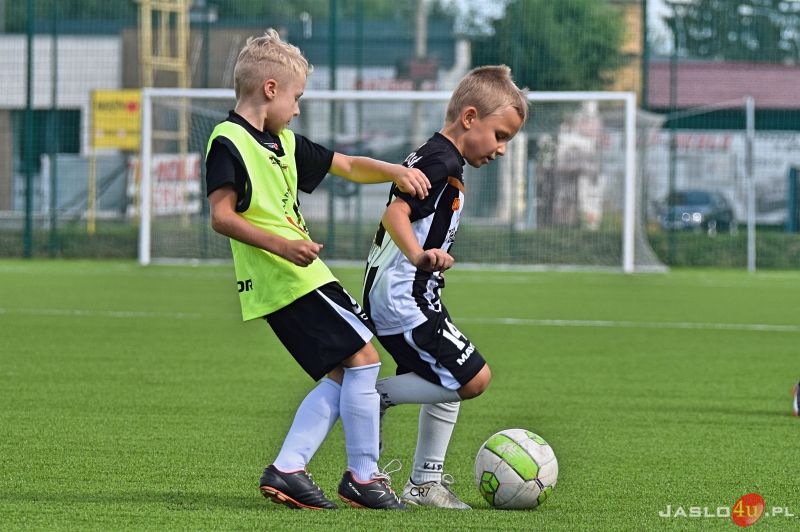 Otwarcie boiska treningowego ze sztuczną nawierzchnią w Jaśle/Turniej szkółek piłkarskich