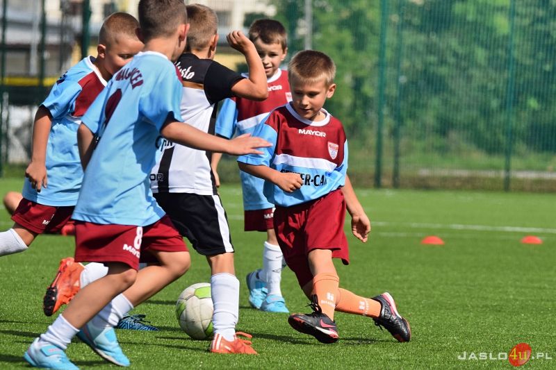 Otwarcie boiska treningowego ze sztuczną nawierzchnią w Jaśle/Turniej szkółek piłkarskich