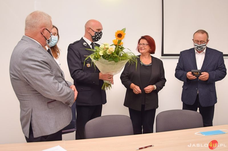 Wręczenie promes na zakup wyposażenia dla jednostek OSP w Sieklówce i Kołaczycach.