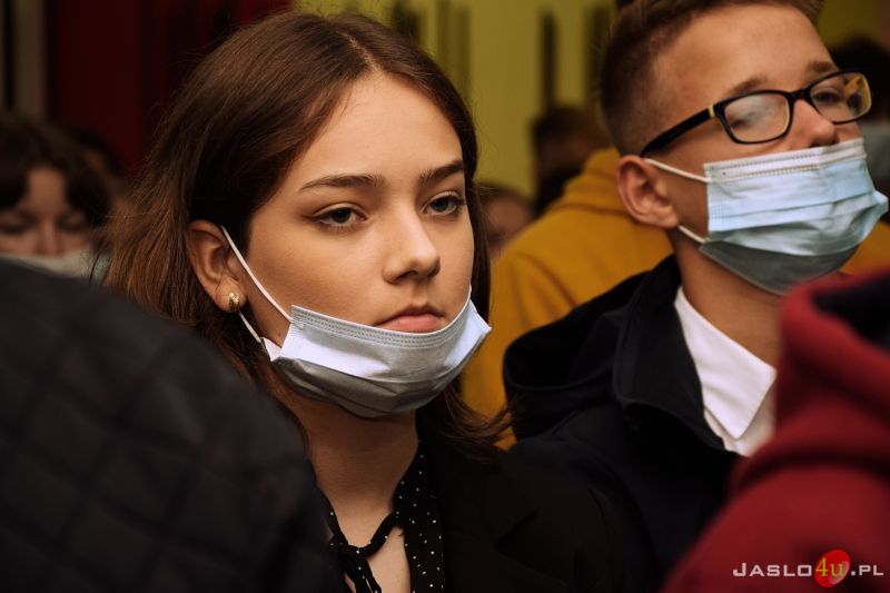 Inauguracja roku szkolnego 2021/22 w jasielskim "Ekonomiku" - koncert Roksany Węgiel