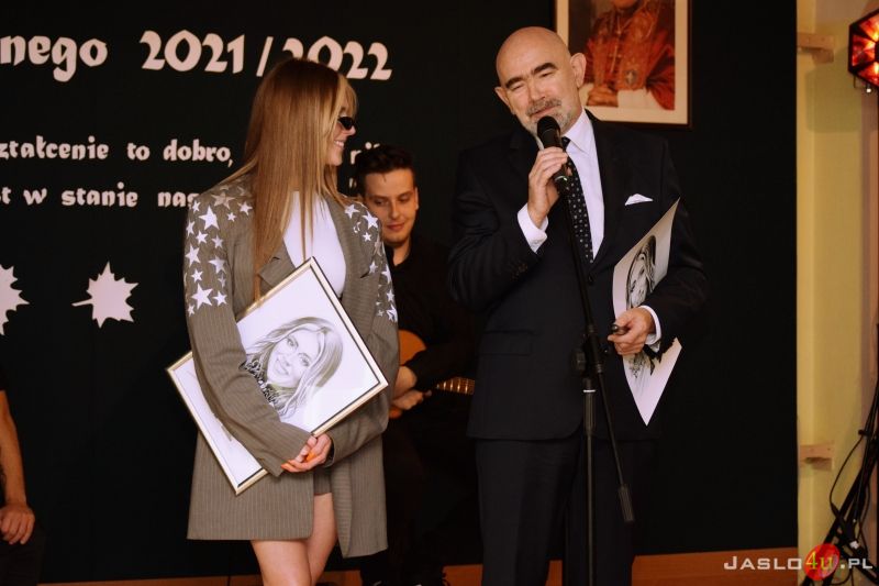 Inauguracja roku szkolnego 2021/22 w jasielskim "Ekonomiku" - koncert Roksany Węgiel