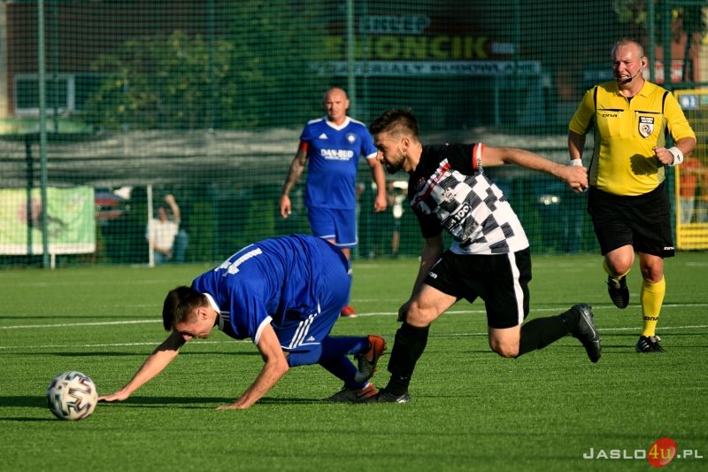 JKS Czarni 1910 Jasło - LKS Tempo Nienaszów (2:2)