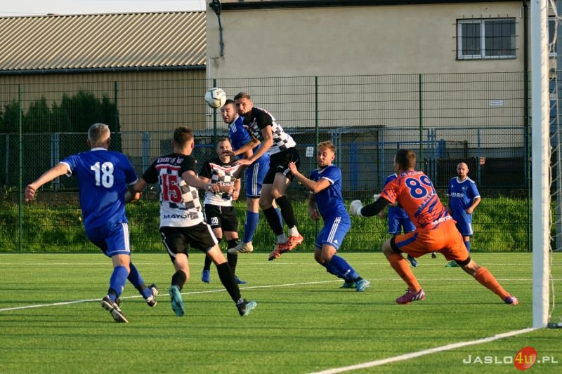JKS Czarni 1910 Jasło - LKS Tempo Nienaszów (2:2)