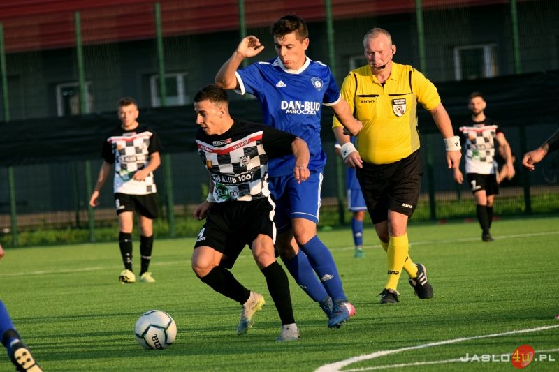 JKS Czarni 1910 Jasło - LKS Tempo Nienaszów (2:2)