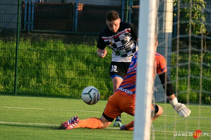 JKS Czarni 1910 Jasło - LKS Tempo Nienaszów (2:2)
