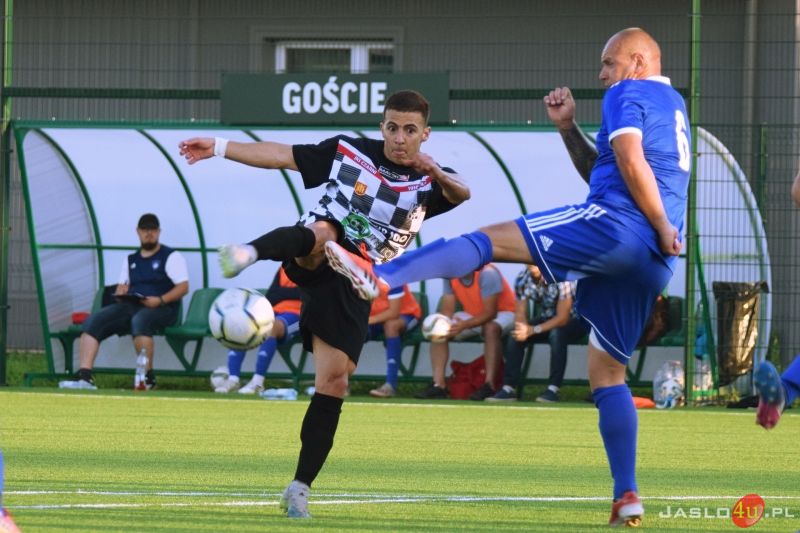 JKS Czarni 1910 Jasło - LKS Tempo Nienaszów (2:2)