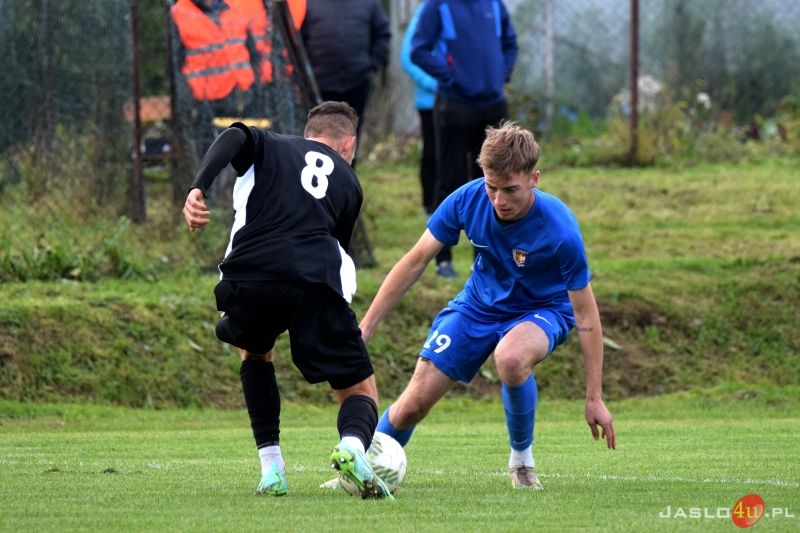 Mecz III rundy Okręgowego Pucharu Polski LKS Tempo Nienaszów - Karpaty Krosno (0:5)