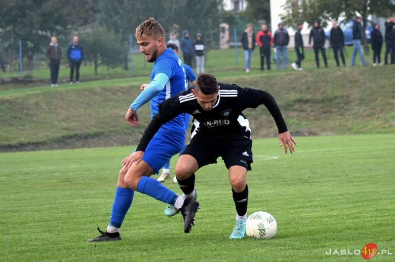 Mecz III rundy Okręgowego Pucharu Polski LKS Tempo Nienaszów - Karpaty Krosno (0:5)