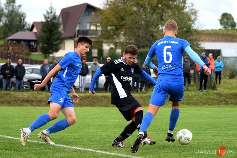 Mecz III rundy Okręgowego Pucharu Polski LKS Tempo Nienaszów - Karpaty Krosno (0:5)