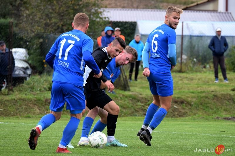 Mecz III rundy Okręgowego Pucharu Polski LKS Tempo Nienaszów - Karpaty Krosno (0:5)