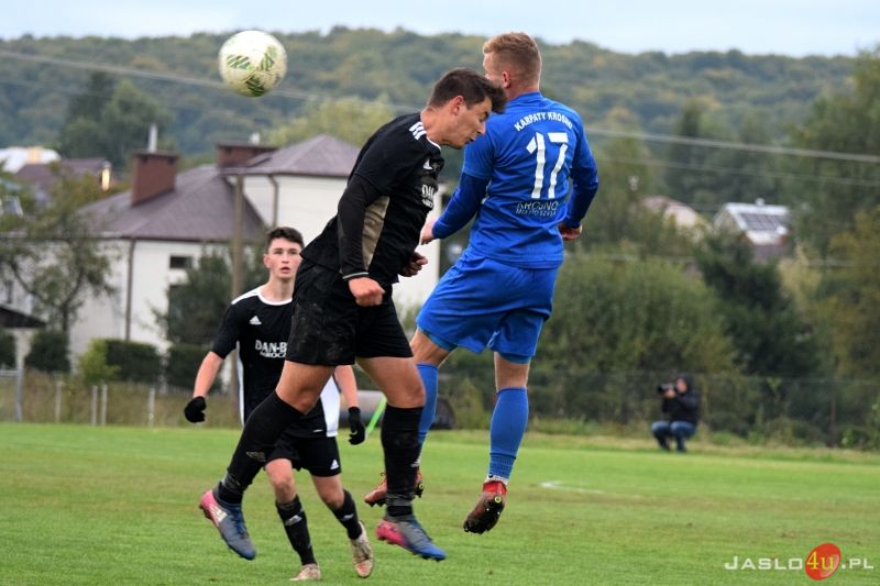 Mecz III rundy Okręgowego Pucharu Polski LKS Tempo Nienaszów - Karpaty Krosno (0:5)
