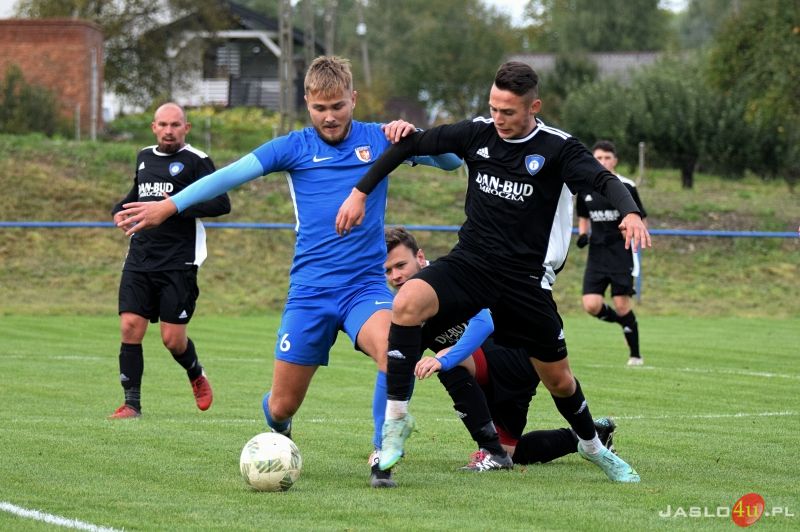 Mecz III rundy Okręgowego Pucharu Polski LKS Tempo Nienaszów - Karpaty Krosno (0:5)