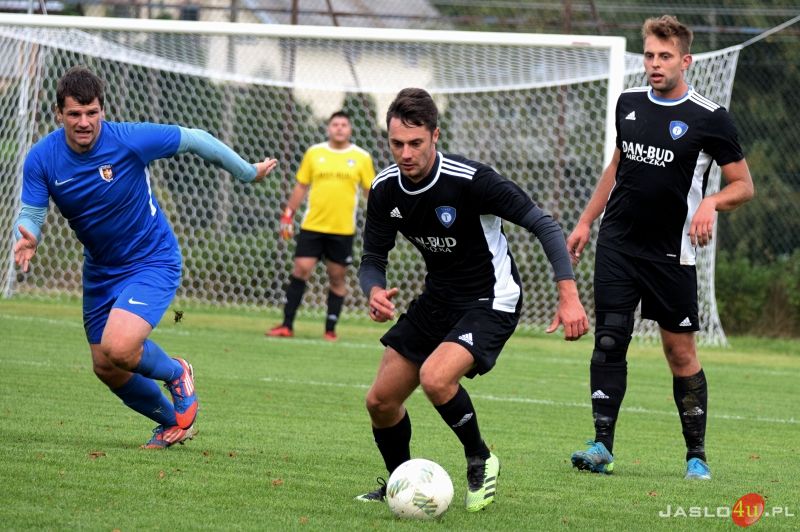 Mecz III rundy Okręgowego Pucharu Polski LKS Tempo Nienaszów - Karpaty Krosno (0:5)
