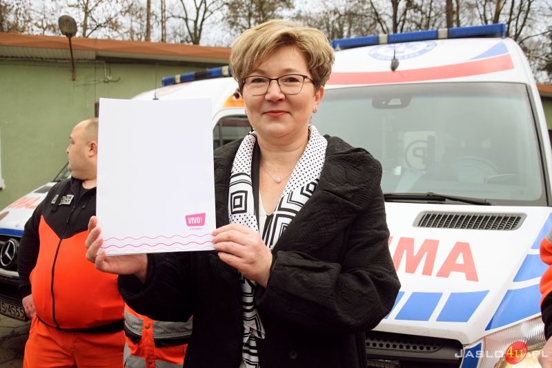 Karty Podarunkowe od VIVO! Krosno dla jasielskich ratowników medycznych