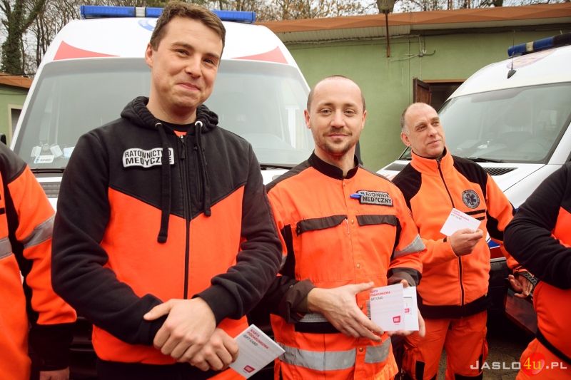 Karty Podarunkowe od VIVO! Krosno dla jasielskich ratowników medycznych