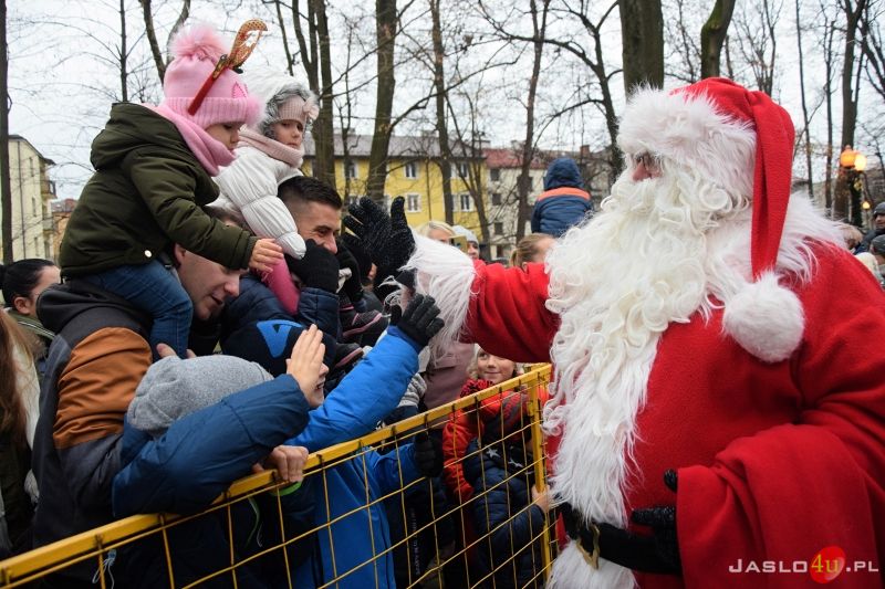 Mikołaj w Parku Miejskim w Jaśle 2021