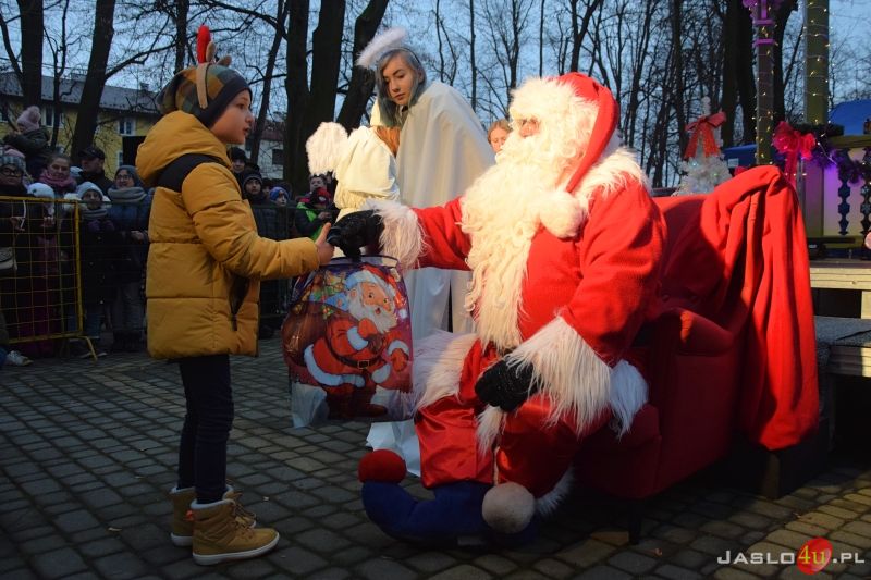 Mikołaj w Parku Miejskim w Jaśle 2021