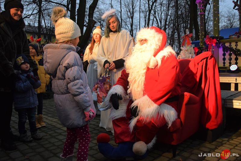 Mikołaj w Parku Miejskim w Jaśle 2021