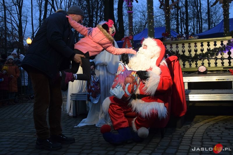 Mikołaj w Parku Miejskim w Jaśle 2021