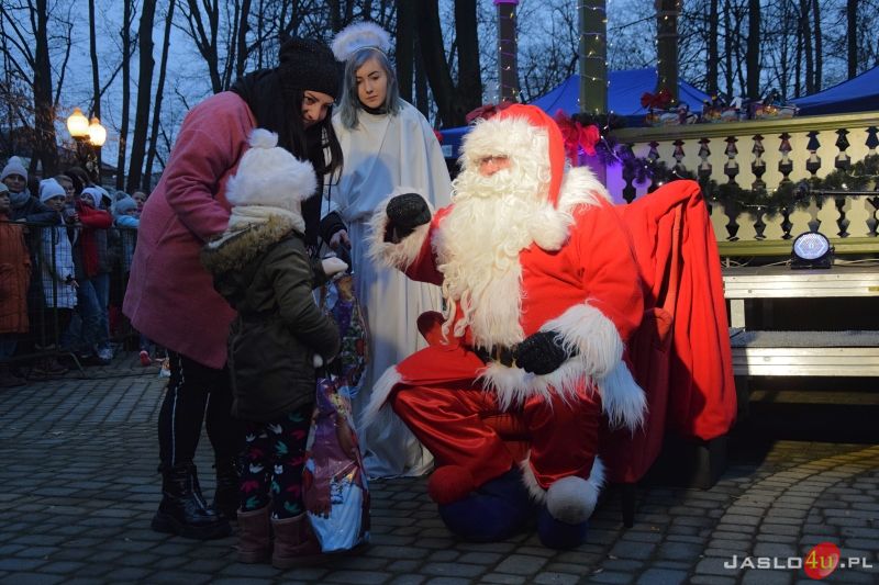 Mikołaj w Parku Miejskim w Jaśle 2021