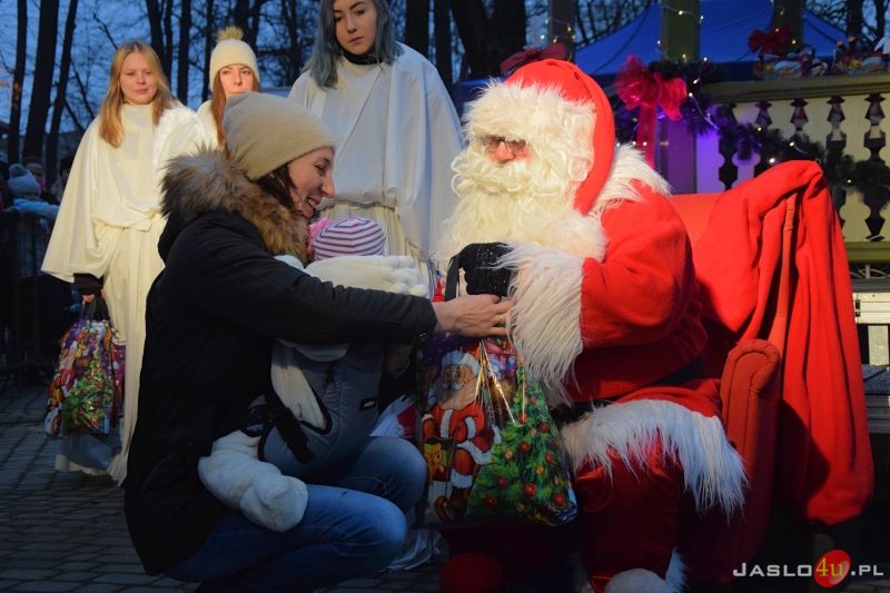 Mikołaj w Parku Miejskim w Jaśle 2021
