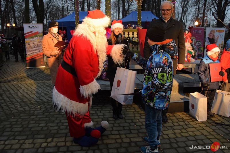 Mikołaj w Parku Miejskim w Jaśle 2021