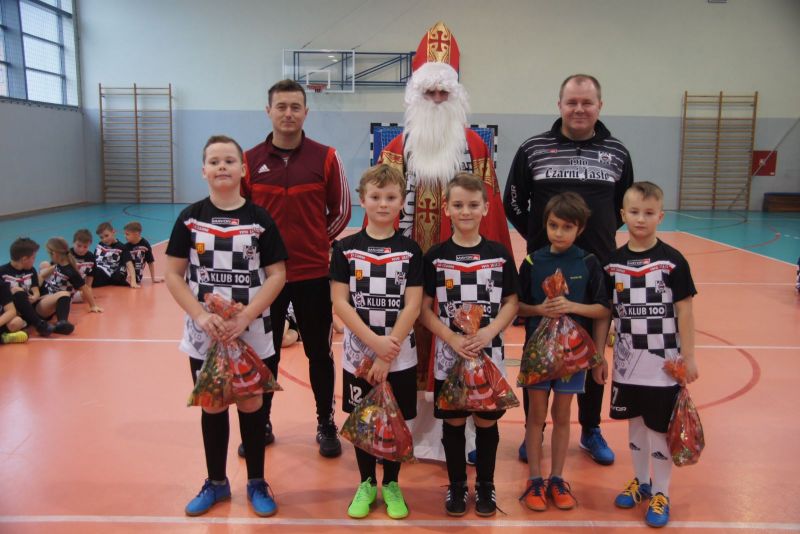 Mikołajki w Akademii Piłkarskiej Czarni Jasło