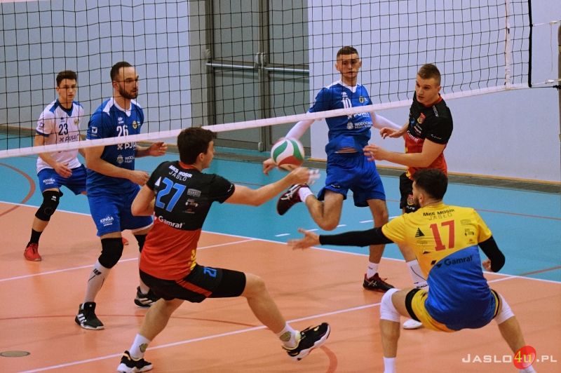 MKS "GAMRAT-MOSiR" Jasło - KS Hutnik - Wanda Kraków (1:3)
