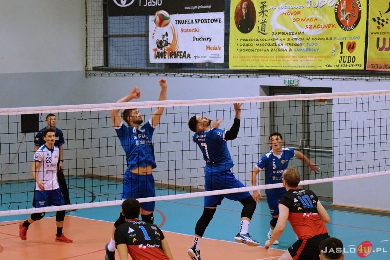 MKS "GAMRAT-MOSiR" Jasło - KS Hutnik - Wanda Kraków (1:3)