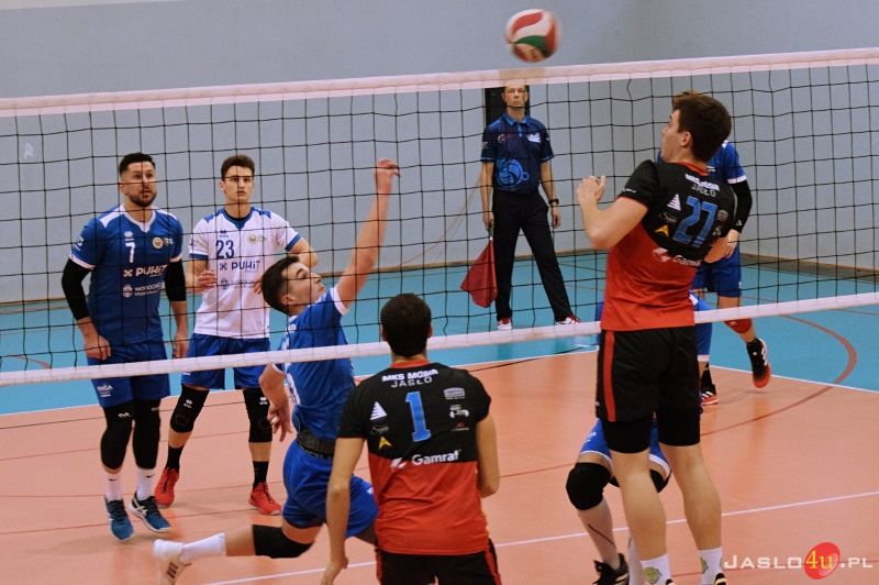 MKS "GAMRAT-MOSiR" Jasło - KS Hutnik - Wanda Kraków (1:3)