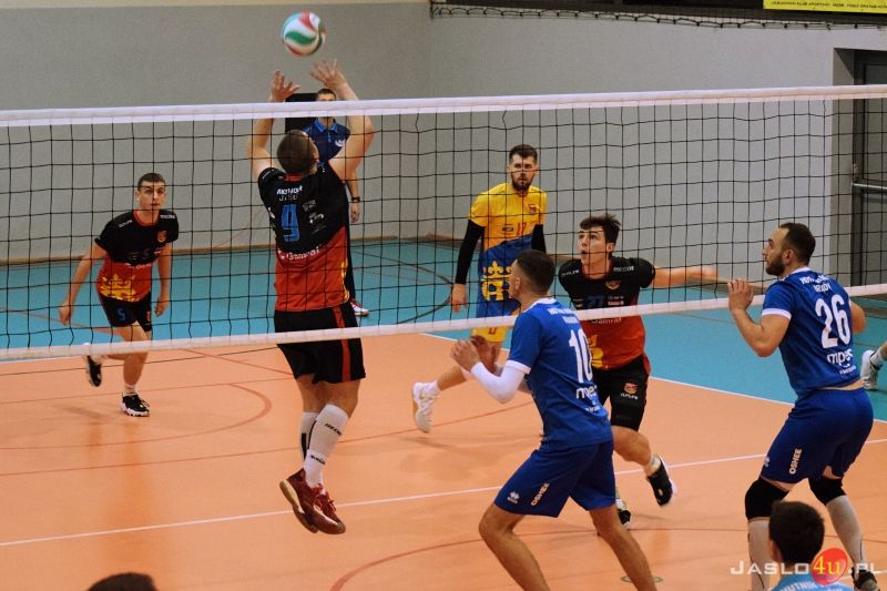 MKS "GAMRAT-MOSiR" Jasło - KS Hutnik - Wanda Kraków (1:3)