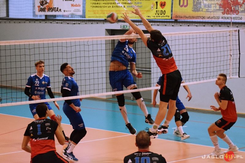 MKS "GAMRAT-MOSiR" Jasło - KS Hutnik - Wanda Kraków (1:3)