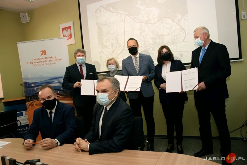 Podpisanie umowy na wykonanie koncepcji programowej dla obwodnicy Jasła