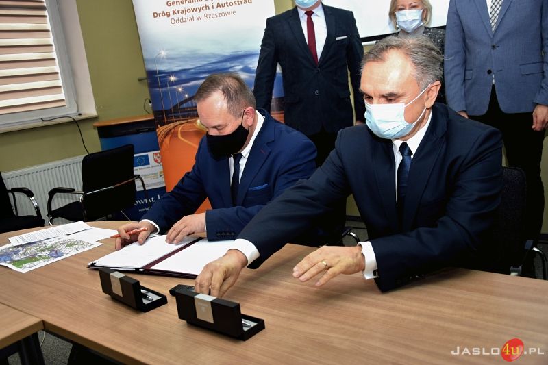 Podpisanie umowy na wykonanie koncepcji programowej dla obwodnicy Jasła