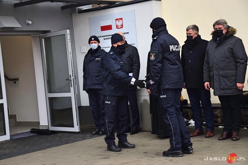 Uroczyście oddano zmodernizowany Komisariat Policji w Nowym Żmigrodzie