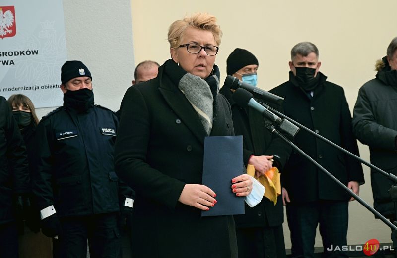 Uroczyście oddano zmodernizowany Komisariat Policji w Nowym Żmigrodzie